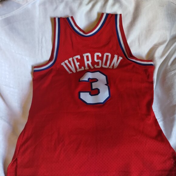 Iverson's jersey - Picture 3 of 6